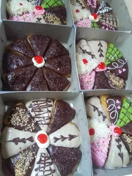 Yulia Donut Cake& Cokies 4