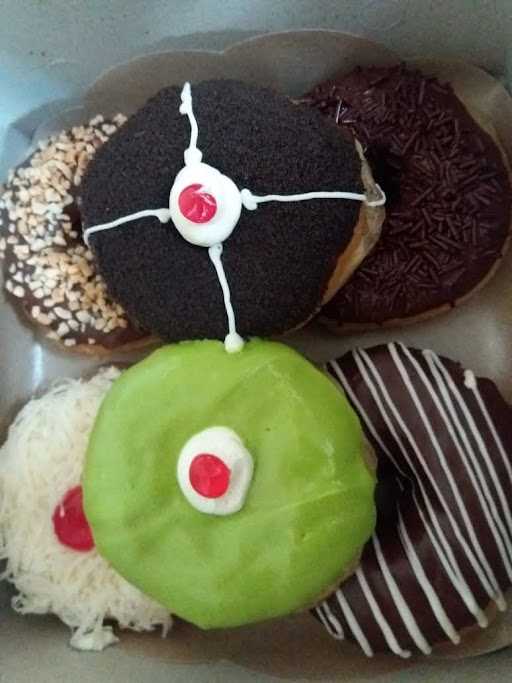 Yulia Donut Cake& Cokies 3