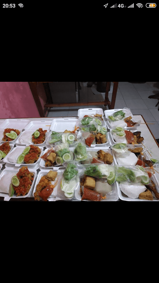 Warung Soto Dan Sop Teh Lia 7