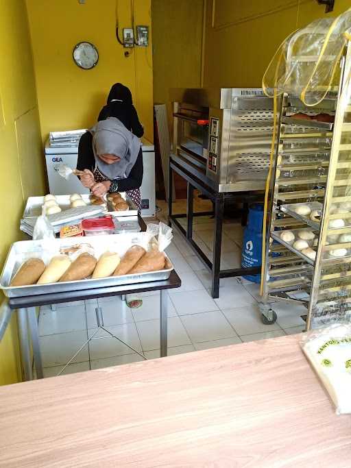 Baker Old Jatikramat 7