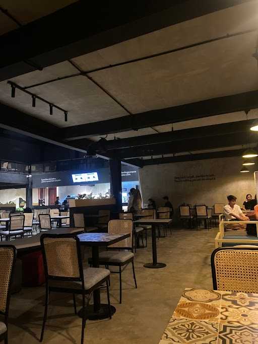 Se.tujuan Coffee & Eatery Bekasi 8