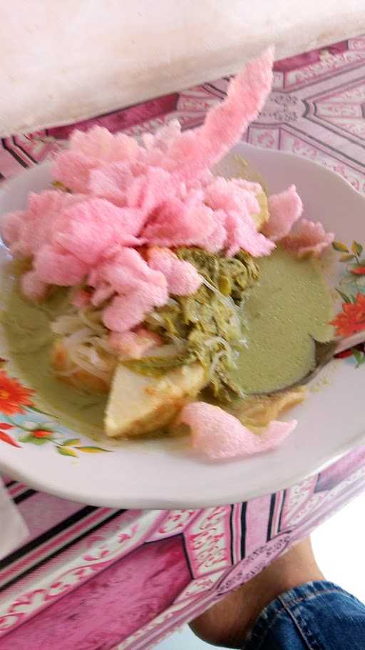 Ketupat Sayur Uni Reni Padang 9