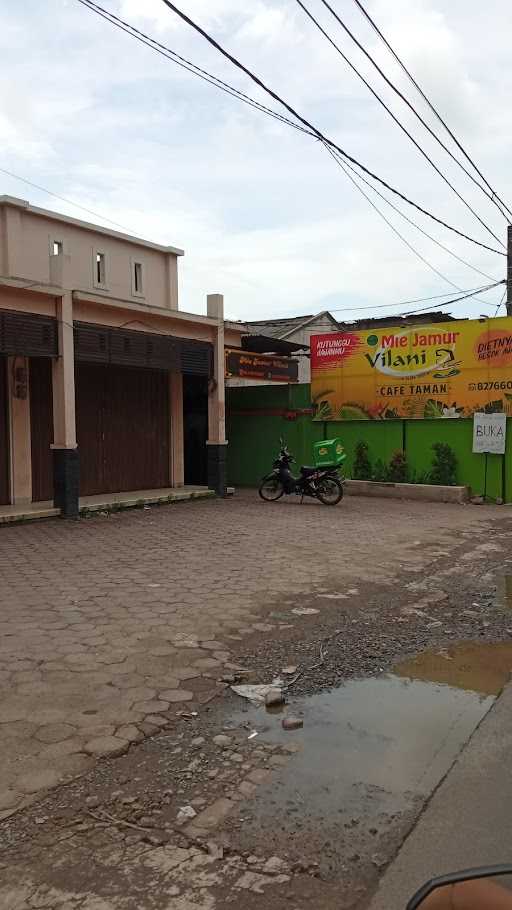 Mie Jamur Vilani Cafe Taman 9