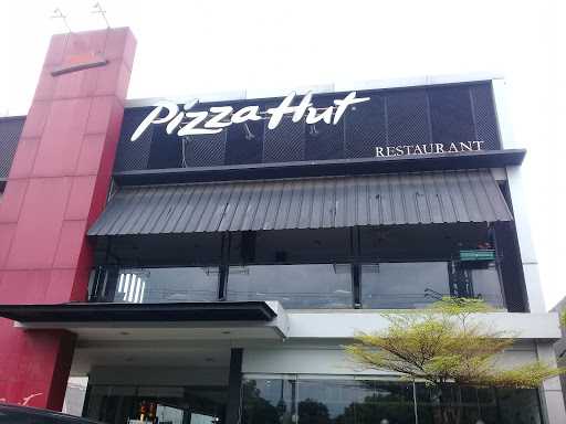 Pizza Hut Restoran 1