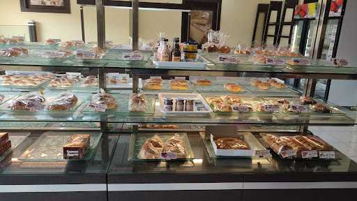 Oriental Cake & Bakery 9