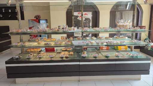 Oriental Cake & Bakery 7