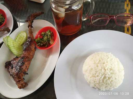 Rumah Makan Intan Jatibarang 8