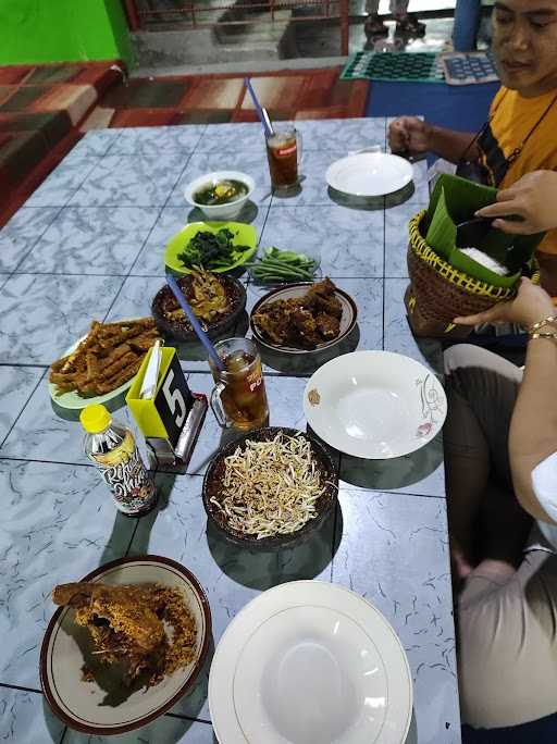 Rumah Makan Mba Diut 9