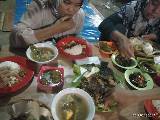 Warung Pedesan Entog Khas Indramayu 8