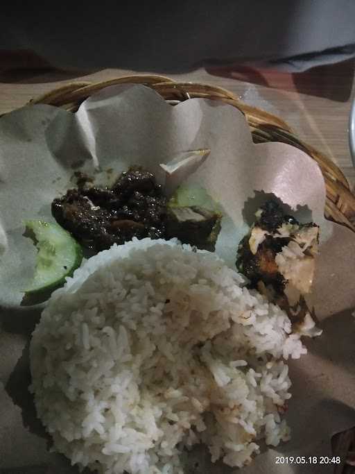 Warung Pedesan Entog Khas Indramayu 5