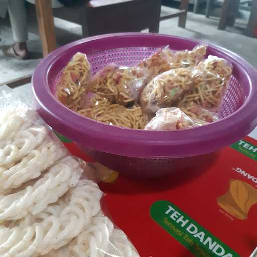 Bakso & Mie Ayam Noni 6