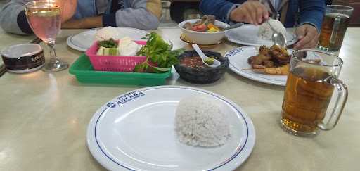 Warung Nasi Ampera Cipacing 4