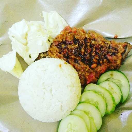 Ayam Gepuk Pak Gembus - Cipinang 4