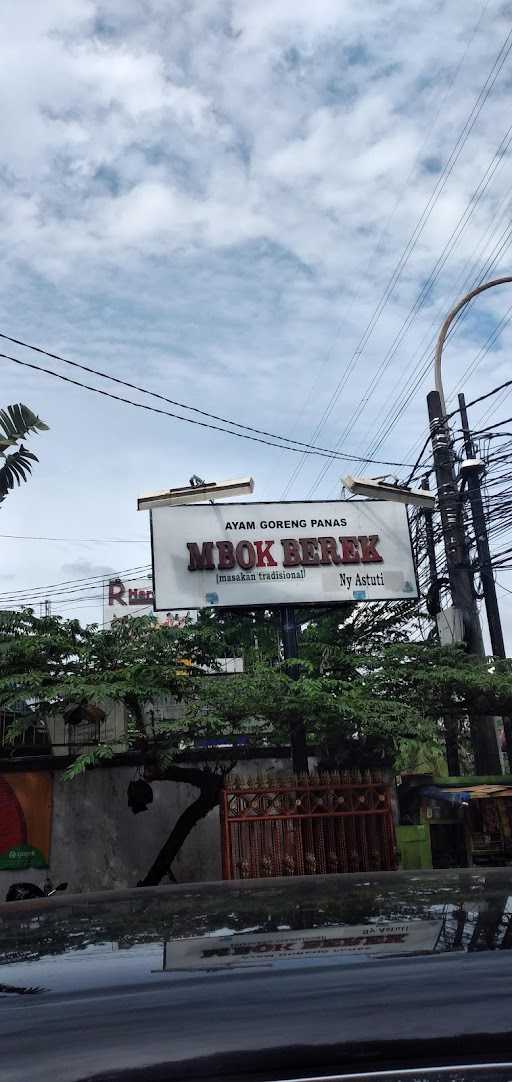 Ayam Goreng Mbok Berek Ny Astuti - Cipinang 9