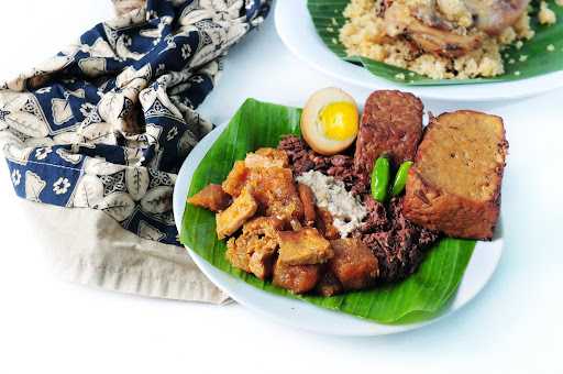 Ayam Goreng Mbok Berek Ny Astuti - Cipinang 5