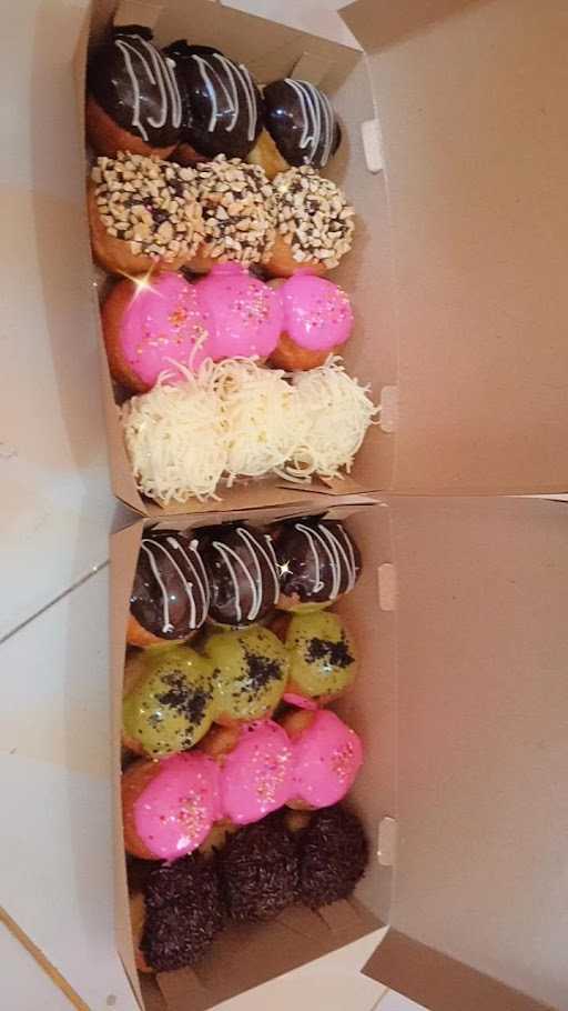 Baim Donut'S 7