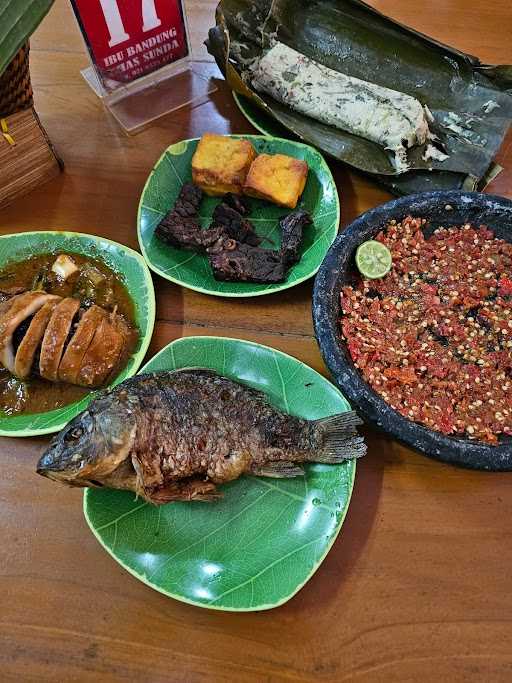 Ibu Bandung, Masakan Khas Sunda 5