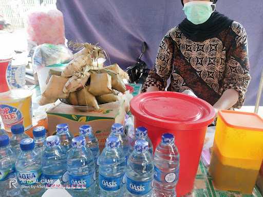 Ketupat Sayur Padang Uni Eti 1