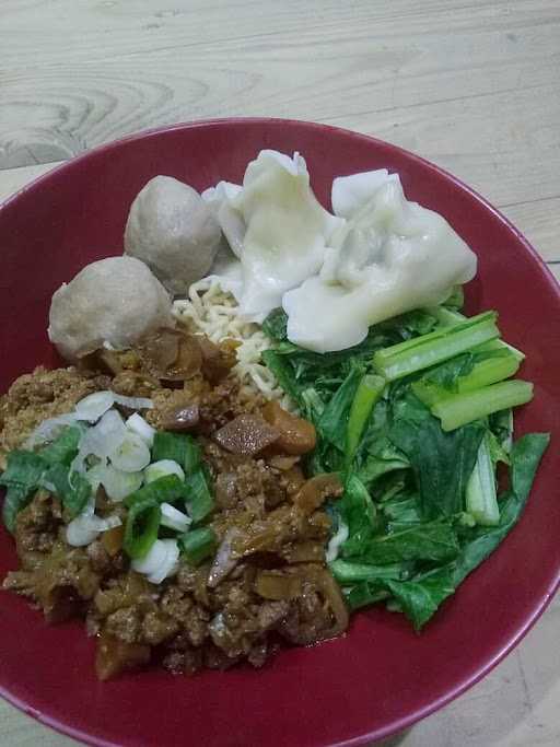 Mie Ayam Yoyo Kampung Melayu 2