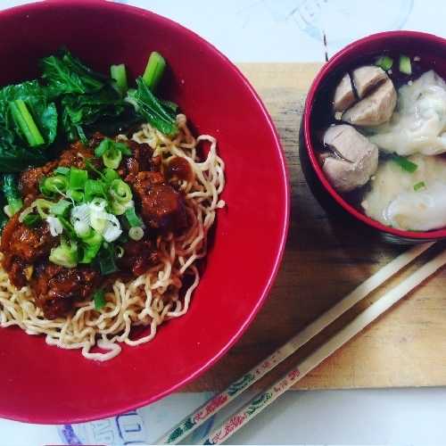 Mie Ayam Yoyo Kampung Melayu 6