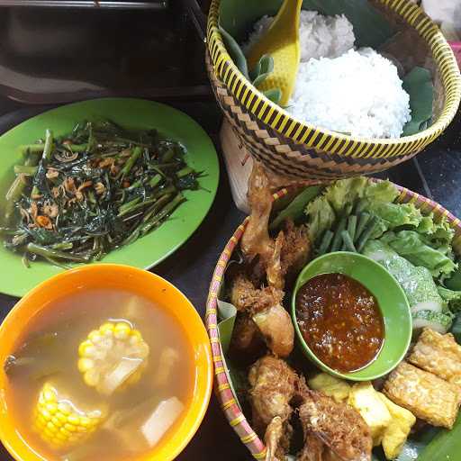 Waroeng Timbel 100% Masakan Sunda 7