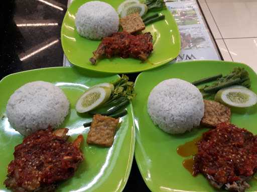 Waroeng Timbel 100% Masakan Sunda 6