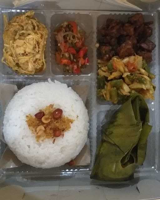 Warung Lestari Nasi Bali Kampung Melayu 7