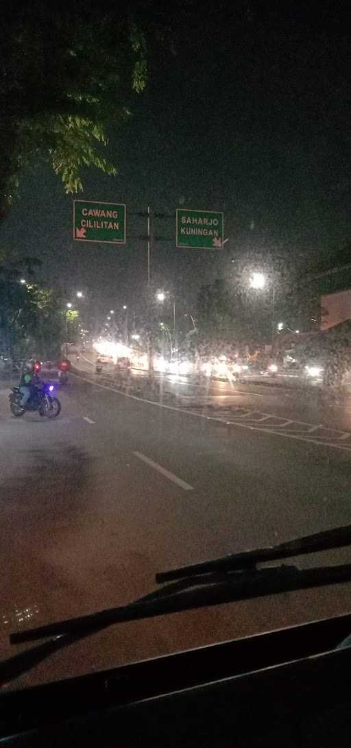 Warung Lestari Nasi Bali Kampung Melayu 10