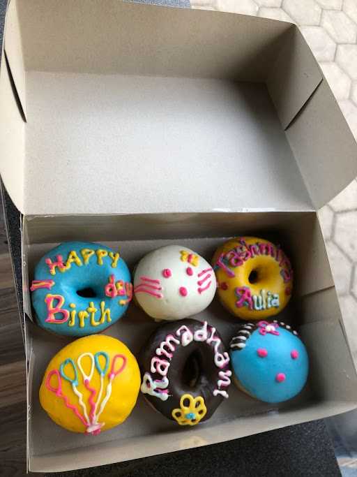 Happy Donuts 9