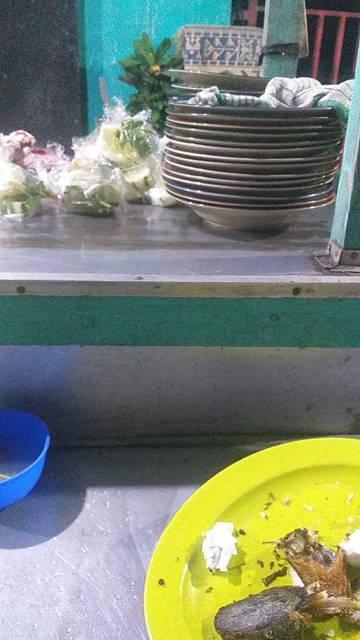 Warung Pecel Lele Cak Heri 8