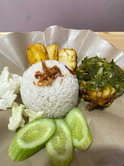 Ayam Penyet Sambal Ijo Mbah Uti 1