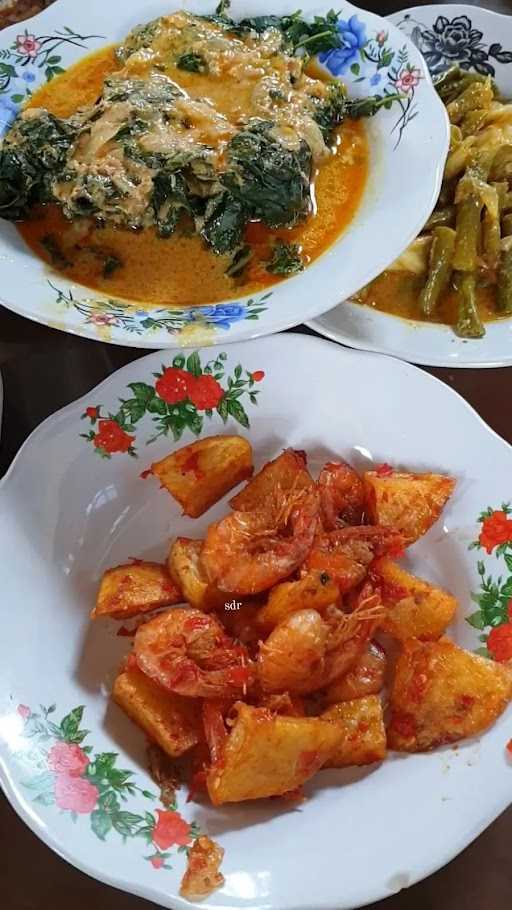 Rumah Makan Rumah Gadang Simpang Raya 9