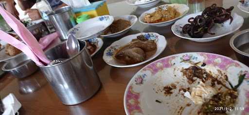 Rumah Makan Rumah Gadang Simpang Raya 5