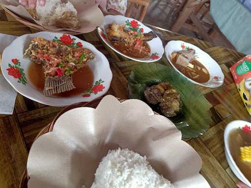 Saung Madasih 9