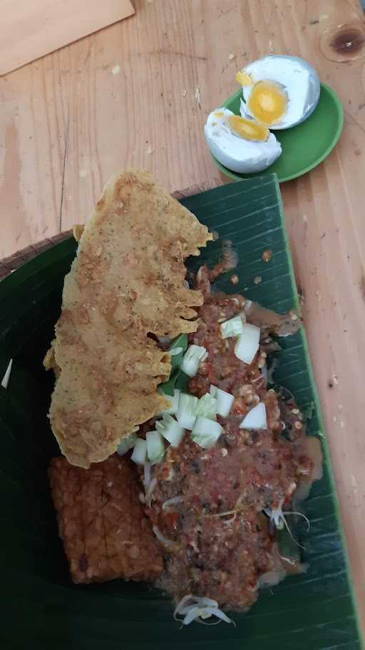 Warung Nasi Pecel Pincuk Mina 4