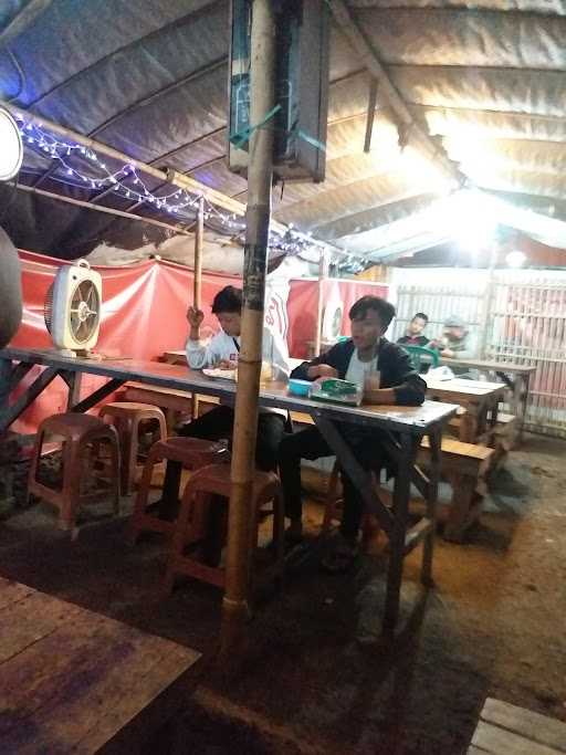 Warung Pecel Lele Uje 4