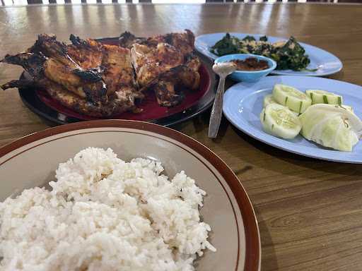 Ayam Bakar Mbok Tiyem 1 1