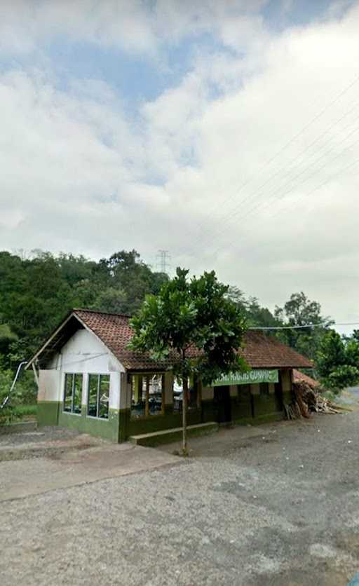 Rumah Makan Riung Gunung 6