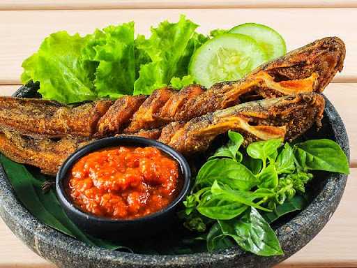 Ayam Bakar Dan Ikan Bakar Luweng Bahari Sop&Soto 1