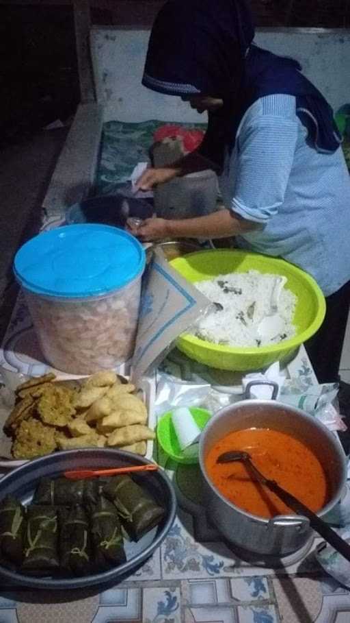 Nasi Uduk/Lotek Karedok 3