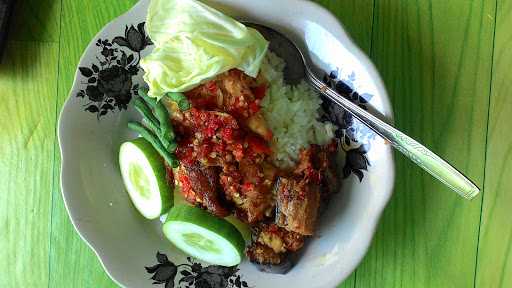 Ayam Penyet Rempah Mbak Tri 9