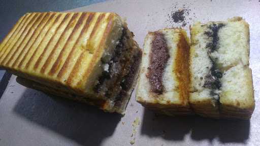 Roti Bakar Falyn 1