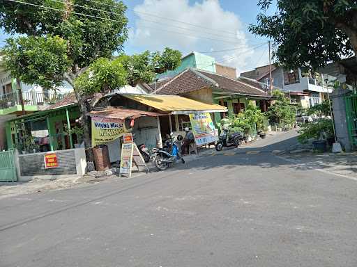 Warung Nasi Kuning Bu Yayuk 10