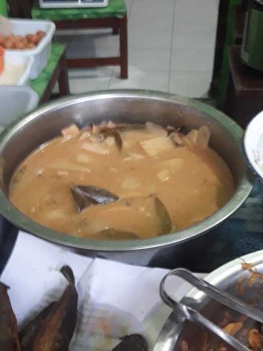 Warung Soto Bu Yatmi. 4