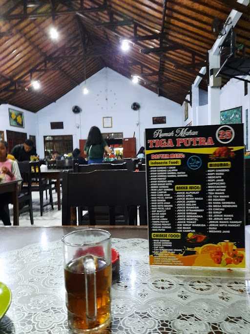 Rumah Makan Tiga Putra Negara Bali 1