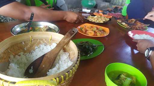 Warung Ikan Bakar Mama Andien 4