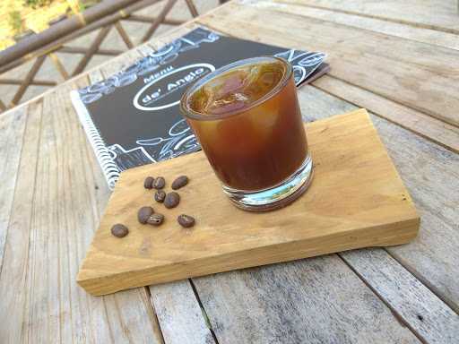 De Anglo Food & Coffee Jepara 6