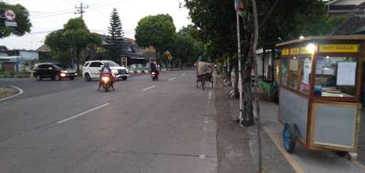 Roti Bakar 'Bang Mamad' 7