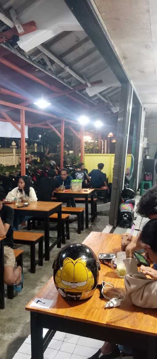 Angkringan Kopi Joss Mas Nathan 10