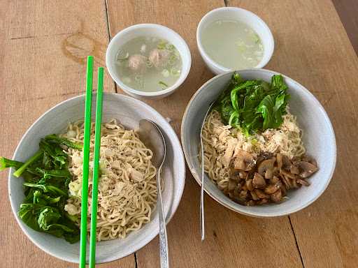 Pempek & Mie Ayam Bener 6